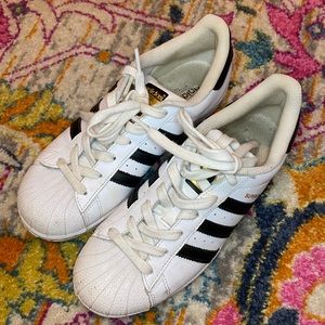Adidas Sneakers